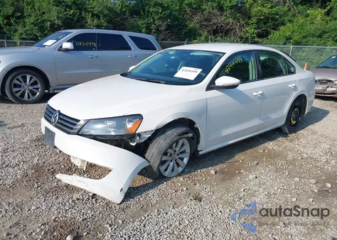 2012 Volkswagen Passat 2.5L S z USA, uszkodzony, nr VIN 1VWAP7A38CC053708